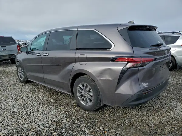 5TDYSKFC0MS010184 2021 TOYOTA SIENNA - Image 2