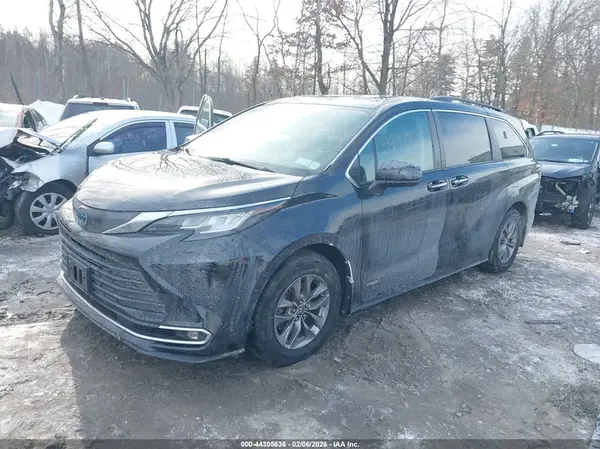 5TDYSKFC0MS028085 2021 TOYOTA SIENNA - Image 2