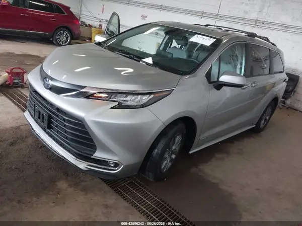 5TDYSKFC0MS035375 2021 TOYOTA SIENNA - Image 2