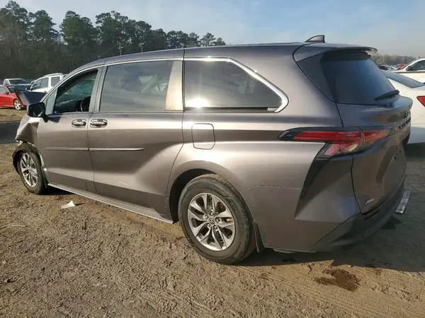 5TDYSKFC0NS047348 2022 TOYOTA SIENNA - Image 2