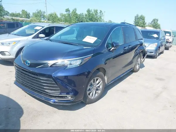 5TDYSKFC0SS204565 2025 TOYOTA SIENNA - Image 2