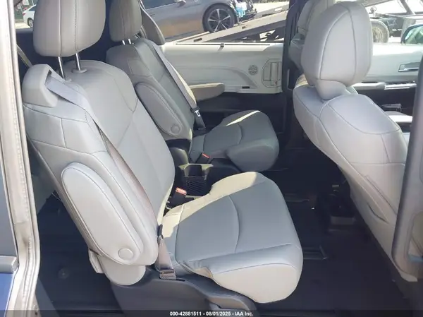 5TDYSKFC0SS204565 2025 TOYOTA SIENNA - Image 8