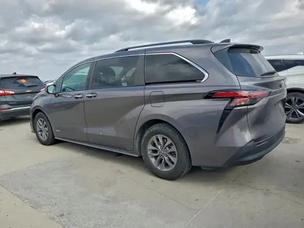 5TDYSKFC1MS022697 2021 TOYOTA SIENNA - Image 2