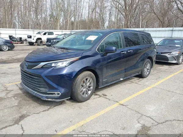 5TDYSKFC1MS026748 2021 TOYOTA SIENNA - Image 2
