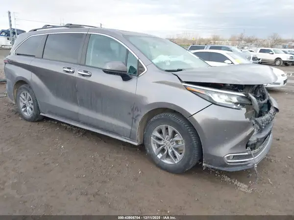5TDYSKFC1NS051926 2022 TOYOTA SIENNA - Image 1