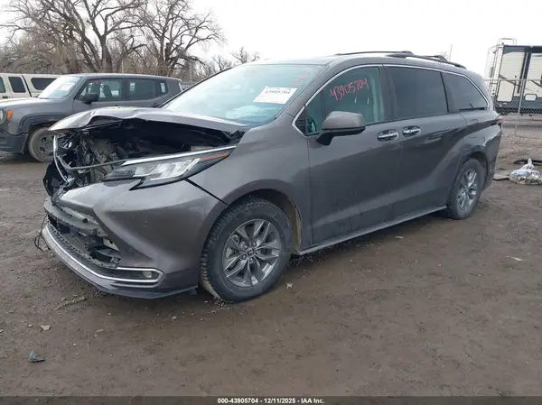 5TDYSKFC1NS051926 2022 TOYOTA SIENNA - Image 2