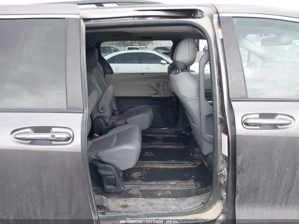 5TDYSKFC1NS051926 2022 TOYOTA SIENNA - Image 8