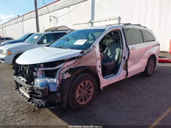 5TDYSKFC1PS074206 2023 TOYOTA SIENNA - Image 2