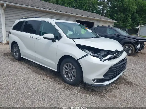 5TDYSKFC1PS078997 2023 TOYOTA SIENNA - Image 1