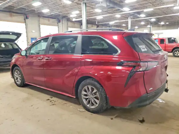 5TDYSKFC1RS129854 2024 TOYOTA SIENNA - Image 2