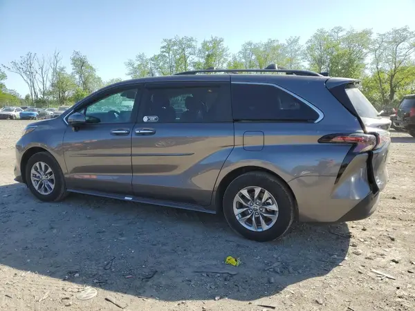 5TDYSKFC1RS149845 2024 TOYOTA SIENNA - Image 2