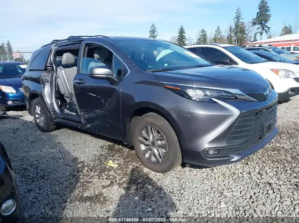 5TDYSKFC1SS162682 2025 TOYOTA SIENNA - Image 1