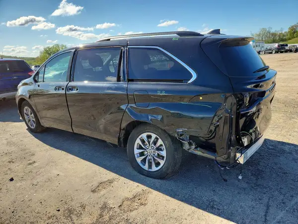 5TDYSKFC1SS185704 2025 TOYOTA SIENNA - Image 2