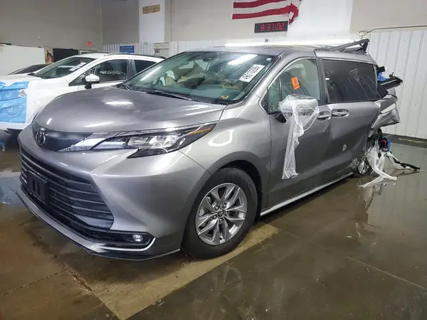 5TDYSKFC1TS248432 2026 TOYOTA SIENNA - Image 1