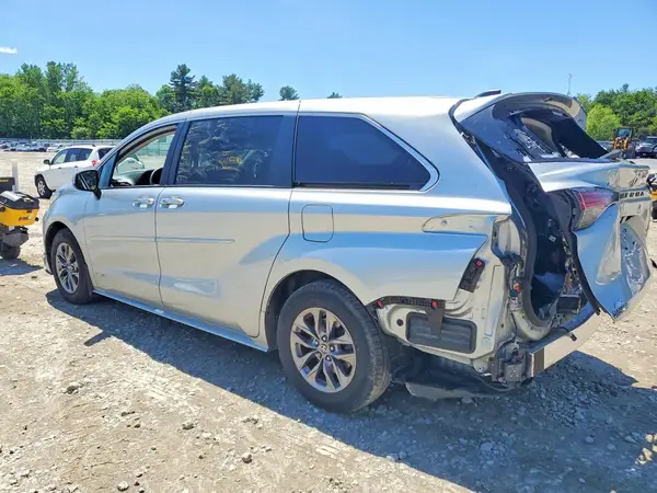 5TDYSKFC2MS022076 2021 TOYOTA SIENNA - Image 2