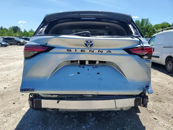 2021 TOYOTA SIENNA auction photo 6