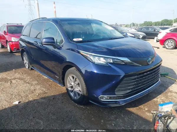 5TDYSKFC2MS027617 2021 TOYOTA SIENNA - Image 1