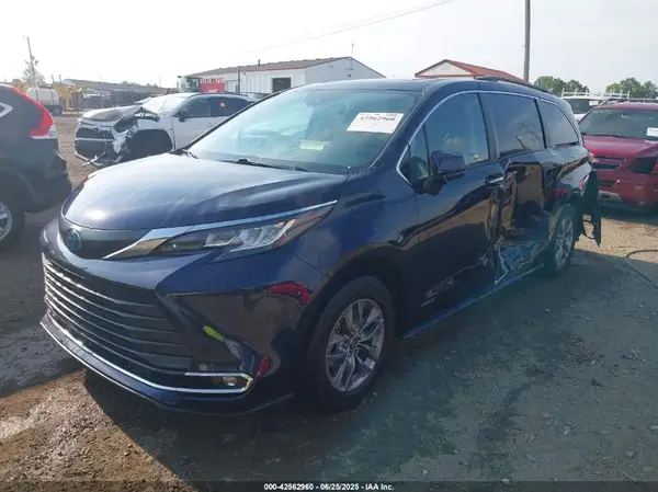 5TDYSKFC2MS027617 2021 TOYOTA SIENNA - Image 2
