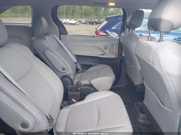 5TDYSKFC2NS042734 2022 TOYOTA SIENNA - Image 8