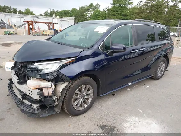 5TDYSKFC2NS045925 2022 TOYOTA SIENNA - Image 2