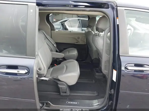 5TDYSKFC2NS045925 2022 TOYOTA SIENNA - Image 8