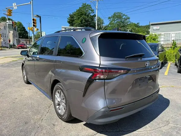 5TDYSKFC2PS089541 2023 TOYOTA SIENNA - Image 2