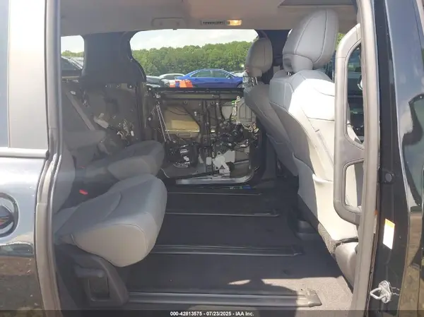 5TDYSKFC2SS186358 2025 TOYOTA SIENNA - Image 8