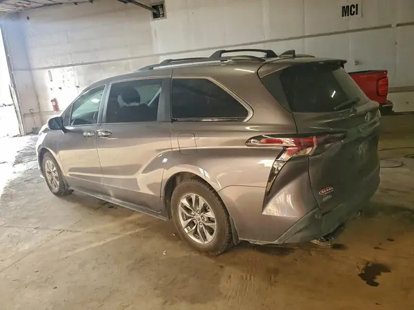 5TDYSKFC3PS076331 2023 TOYOTA SIENNA - Image 2