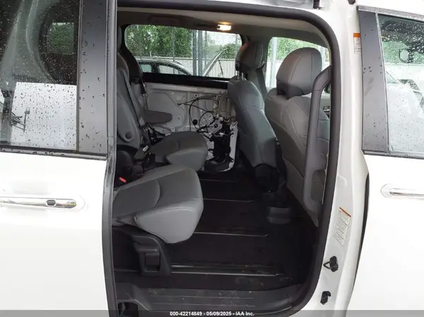 5TDYSKFC3PS083764 2023 TOYOTA SIENNA - Image 8