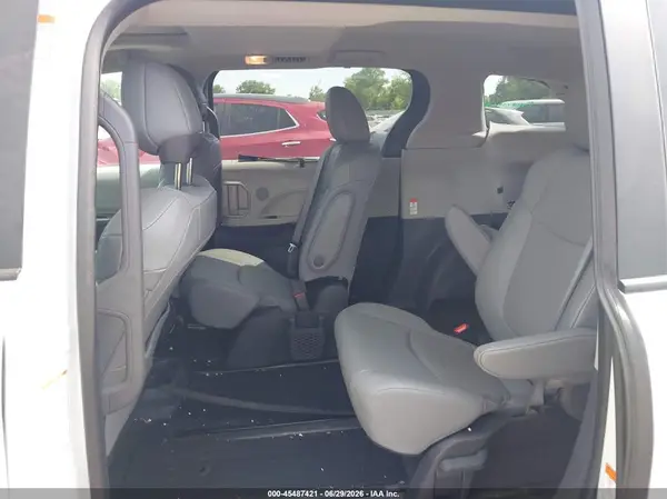 5TDYSKFC3RS143173 2024 TOYOTA SIENNA - Image 8