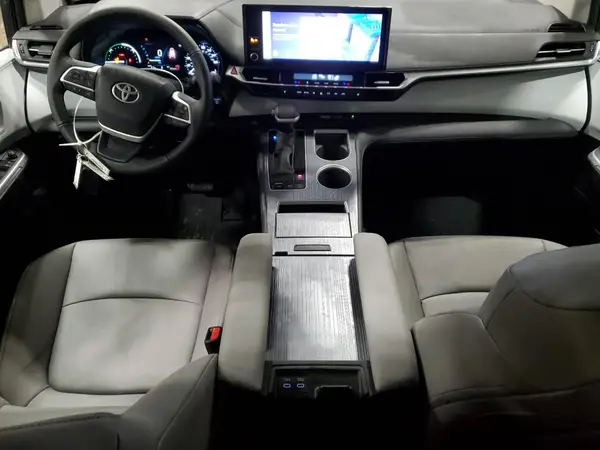 5TDYSKFC3SS160609 2025 TOYOTA SIENNA - Image 8