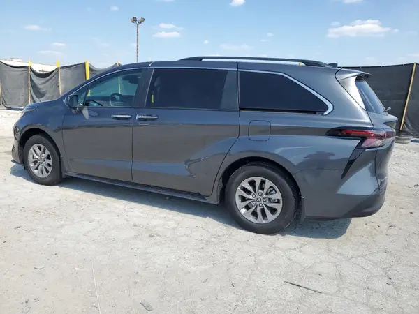 5TDYSKFC3SS184621 2025 TOYOTA SIENNA - Image 2