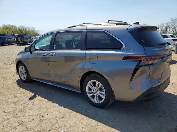 5TDYSKFC3TS236511 2026 TOYOTA SIENNA - Image 2