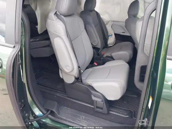 5TDYSKFC3TS249761 2026 TOYOTA SIENNA - Image 8