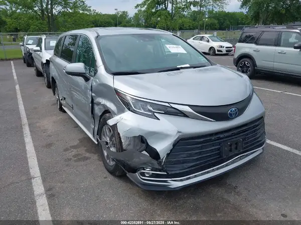 5TDYSKFC4MS004419 2021 TOYOTA SIENNA - Image 1
