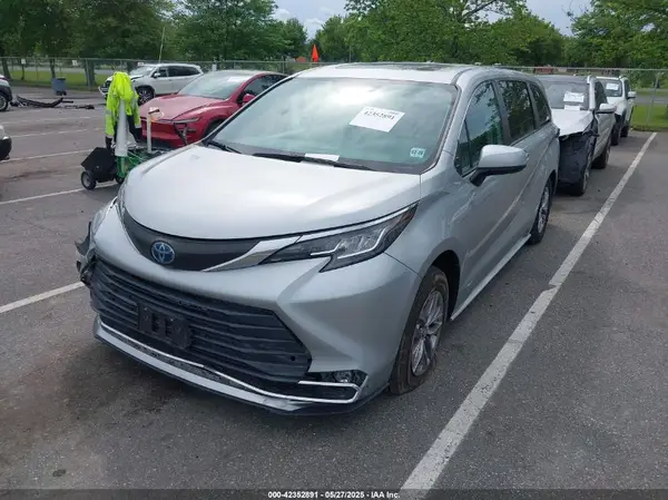 5TDYSKFC4MS004419 2021 TOYOTA SIENNA - Image 2