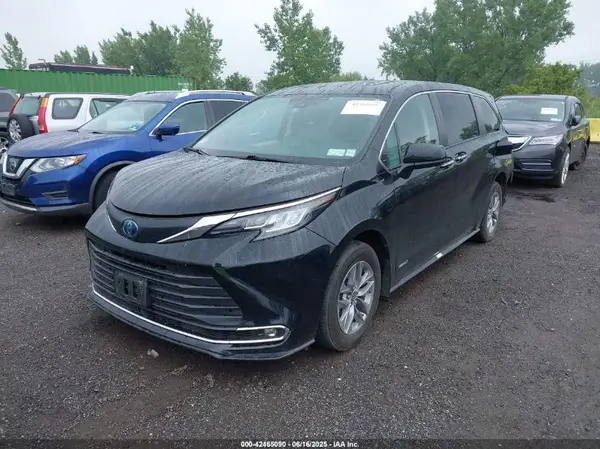 5TDYSKFC4MS017574 2021 TOYOTA SIENNA - Image 2