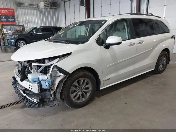 5TDYSKFC4MS030969 2021 TOYOTA SIENNA - Image 2