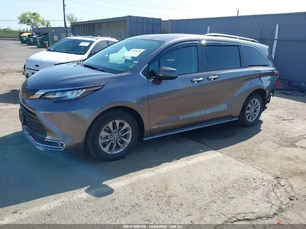 5TDYSKFC4MS035573 2021 TOYOTA SIENNA - Image 2