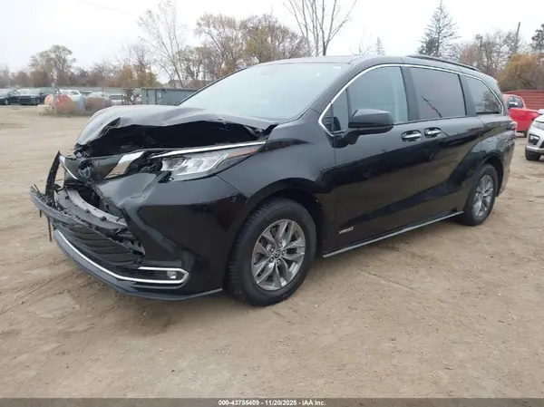 5TDYSKFC4MS039672 2021 TOYOTA SIENNA - Image 2