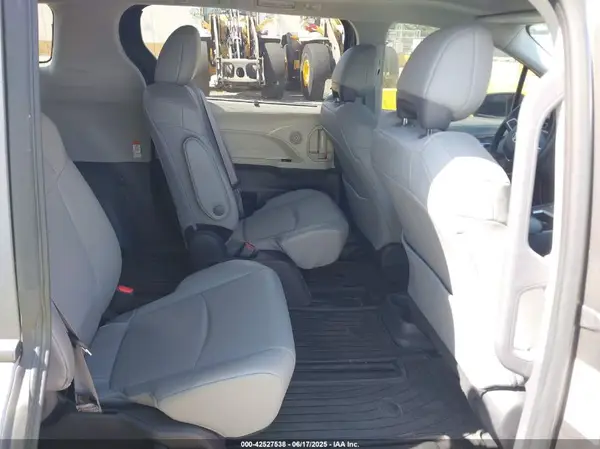 5TDYSKFC4PS076631 2023 TOYOTA SIENNA - Image 8