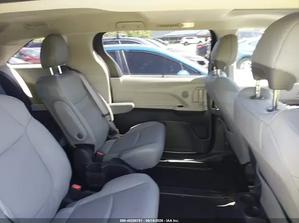 5TDYSKFC4RS143022 2024 TOYOTA SIENNA - Image 8