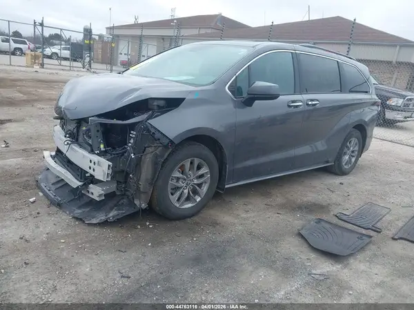 5TDYSKFC4SS208747 2025 TOYOTA SIENNA - Image 2
