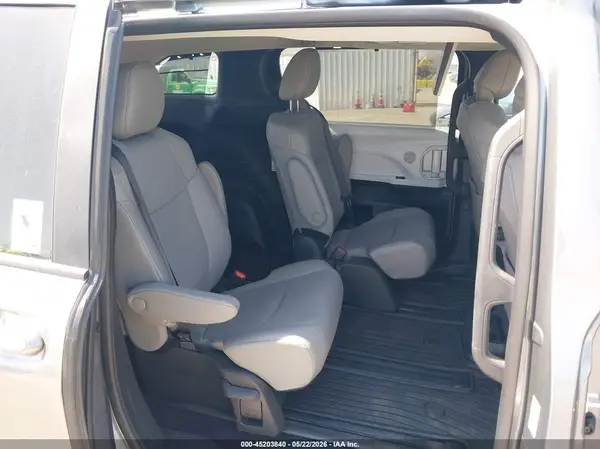 5TDYSKFC4TS235724 2026 TOYOTA SIENNA - Image 8