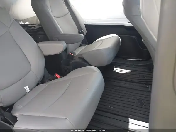 5TDYSKFC4TS242771 2026 TOYOTA SIENNA - Image 8