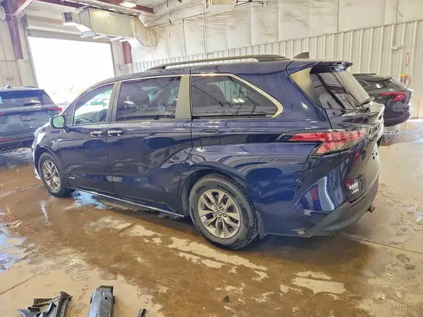 5TDYSKFC5MS015011 2021 TOYOTA SIENNA - Image 2