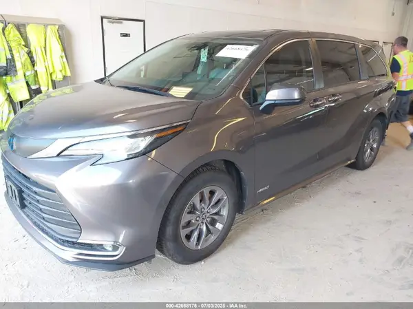 5TDYSKFC5MS015719 2021 TOYOTA SIENNA - Image 2