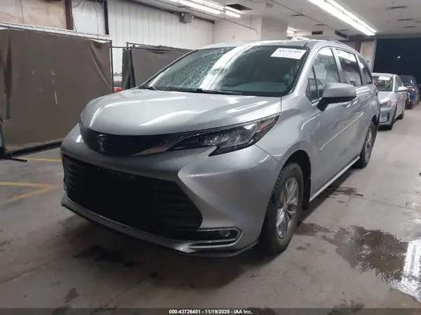 5TDYSKFC5PS087895 2023 TOYOTA SIENNA - Image 2
