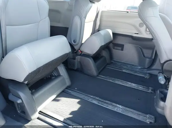 5TDYSKFC5RS109526 2024 TOYOTA SIENNA - Image 8