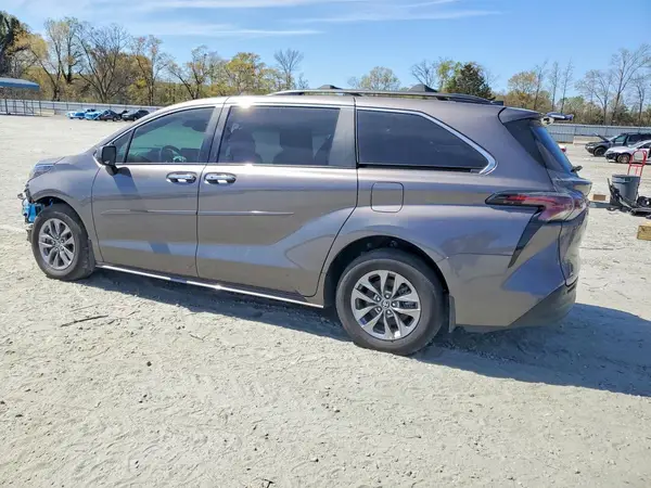 5TDYSKFC5RS126701 2024 TOYOTA SIENNA - Image 2